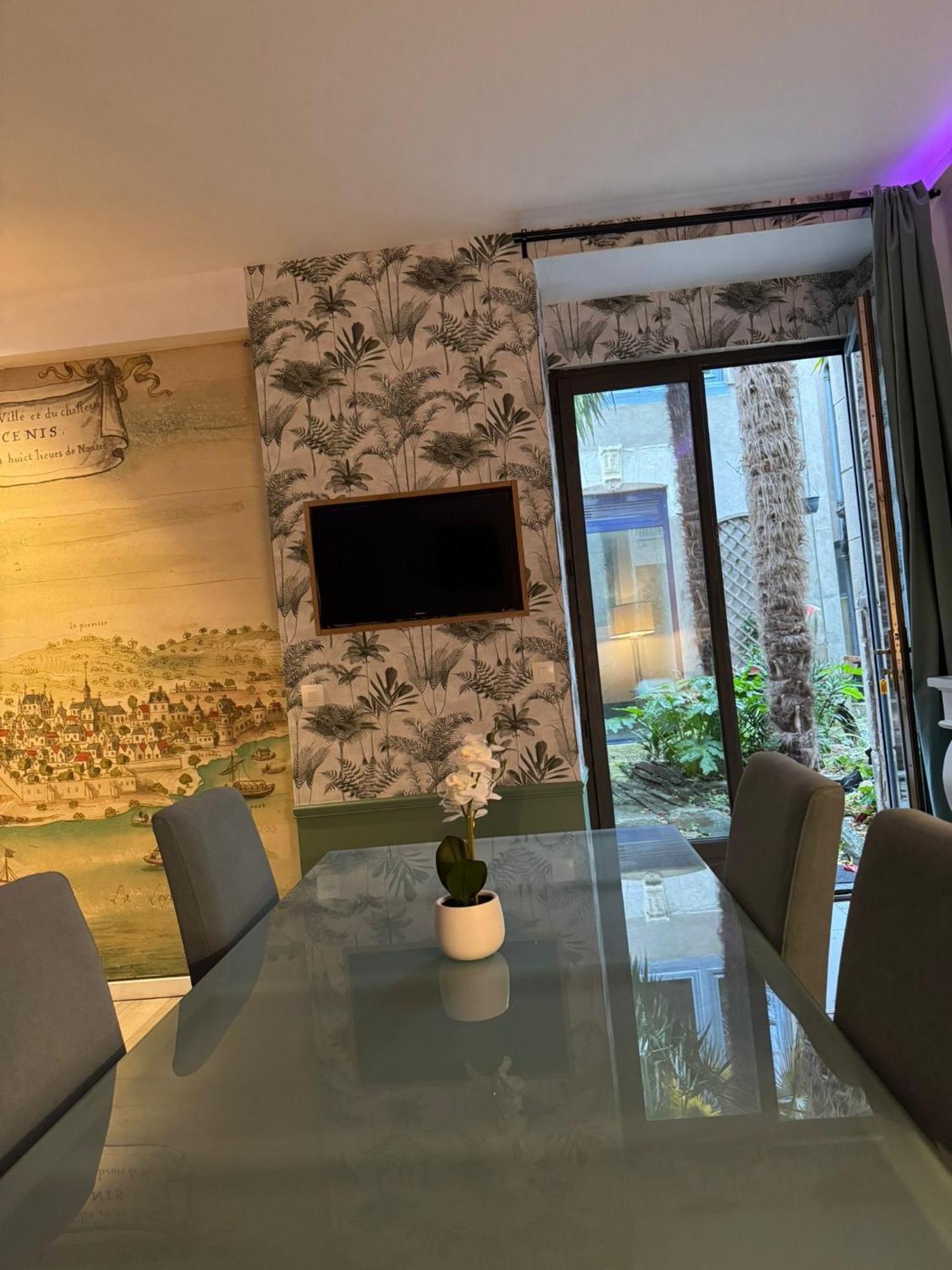 Les Penates De Loire Apartment Ансени Екстериор снимка